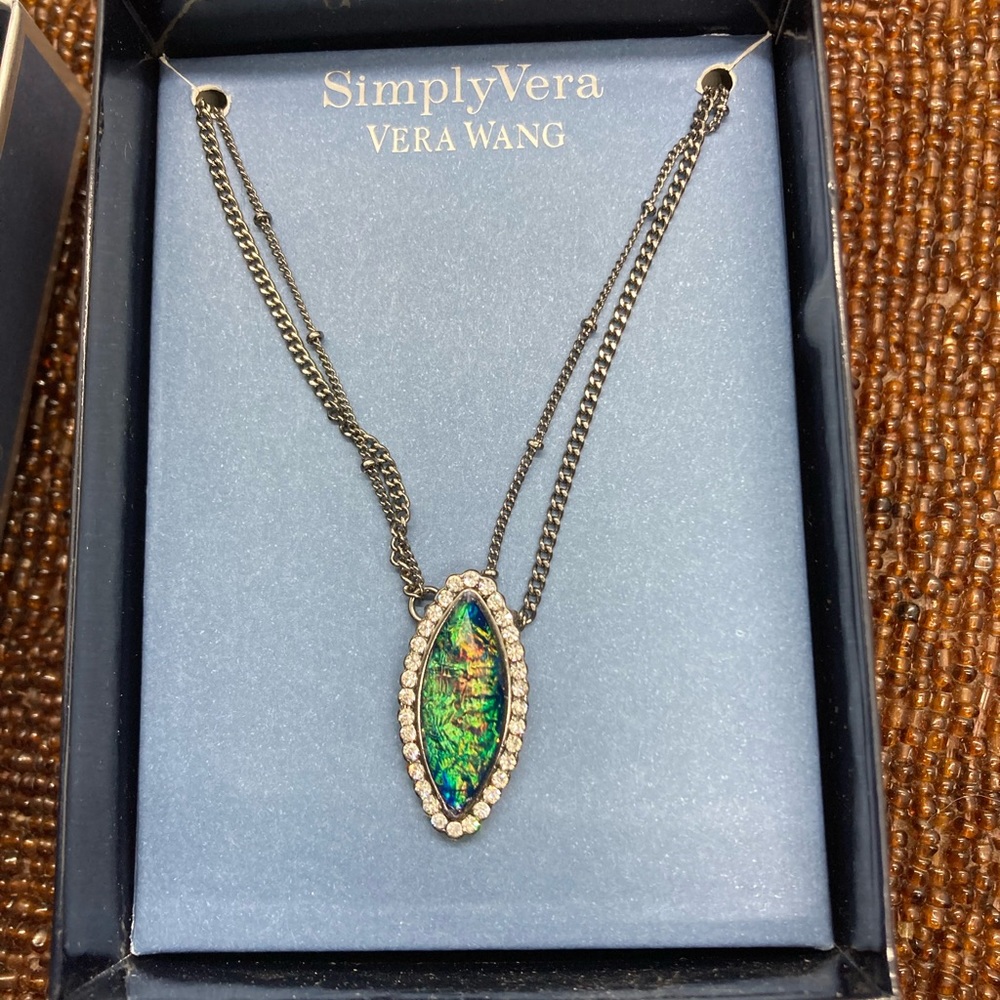 Simply Vera
Vera Wang
Turquoise w/rhinestones